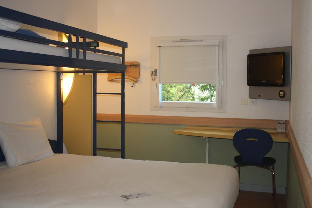 Ibis budget Issoire Rom bilde